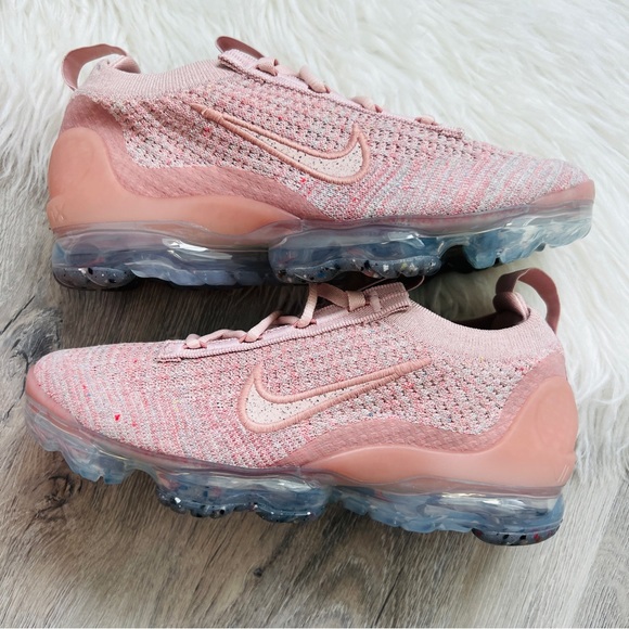 NWT Air Vapormax 2021 Women’s Shoes - Picture 5 of 8